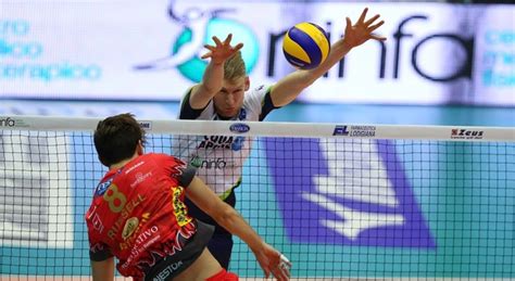 Volley Superlega Perugia Batte Ninfa Ma Latina Resta Nei Play Off