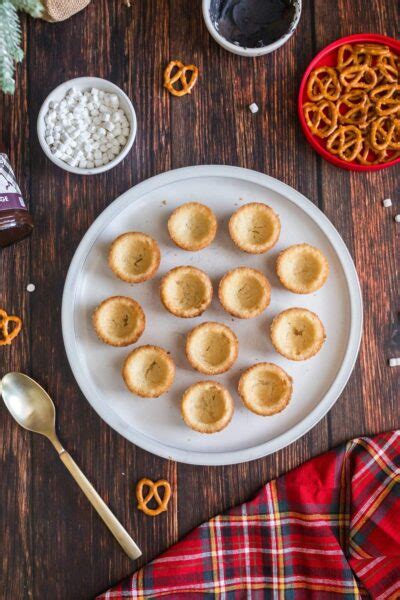 Hot Cocoa Cookie Cups XoxoBella
