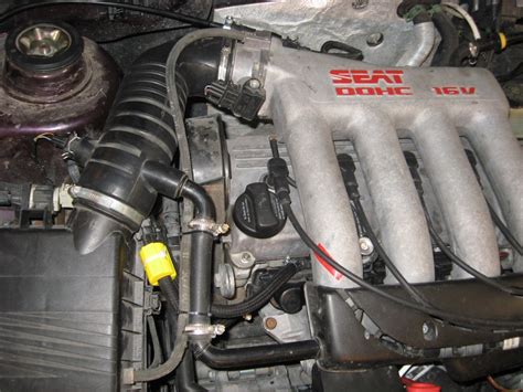 Магнит на топливный шланг — SEAT Cordoba (Mk I), 1,8 л, 1996 года ...