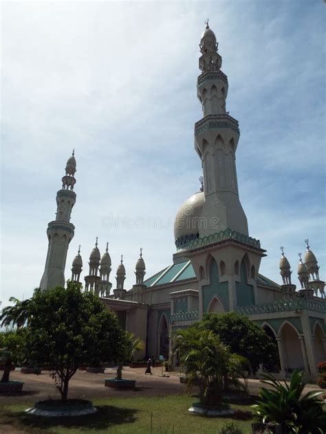 perpindahan lambak kanan mosque brunei editorial stock photo image