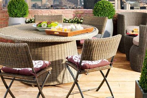 Плетеная мебель для дачи