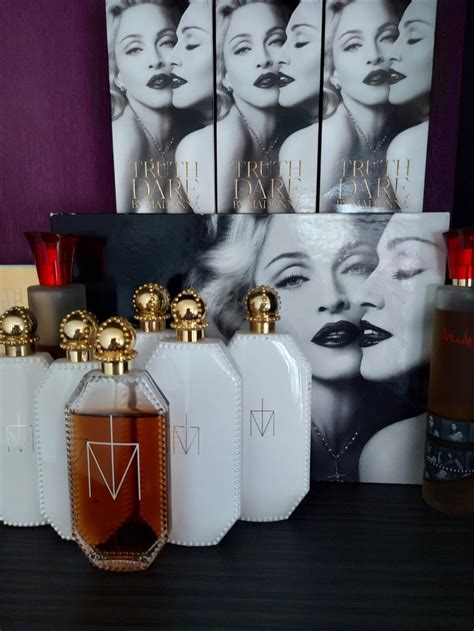Truth or Dare by Madonna Naked Madonna аромат аромат для женщин 2012