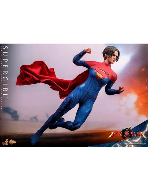 Comprar The Flash Figura 1 6 Supergirl Hot Toys 30 cm Mil Comics Tienda de cómics y figuras