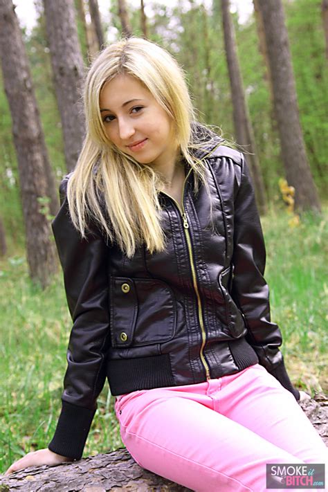 Smoking Blow Job In The Woods Porn Pictures Xxx Photos Sex Images Pictoa