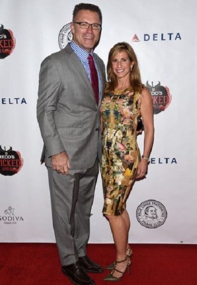 Howie Long - Biography Line