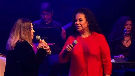 Tania Libertad y Eva Ayllón en el Teatro de la Ciudad Maremoto Maristain