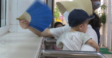 Nắng nóng gay gắt ở miền Trung bệnh nhi và người già nhập viện tăng cao