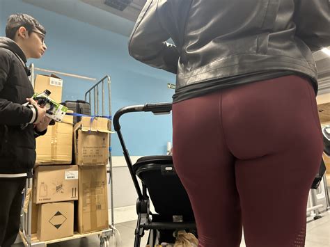 Insanely Thick Latina Milf In Red Spandex Spandex Leggings Yoga Pants Forum