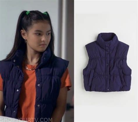 I Woke Up A Vampire Season Episode Carmie S Navy Puffer Vest