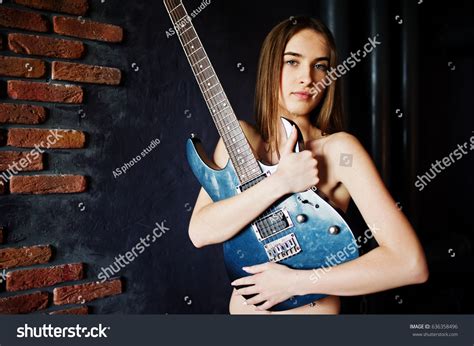 Portrait Sexy Nude Brunette Girl Black Stock Photo 636358496 Shutterstock