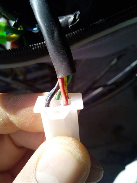 Мотор колесо,вместо 5 проводов выходит 6 на датчик холла?