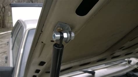 Газоупоры капота — Audi 80 (B2), 2 л, 1986 года | стайлинг | DRIVE2