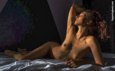 Zeynep Renda Yourvirtualstripper Nude Onlyfans Leaks The Fappening