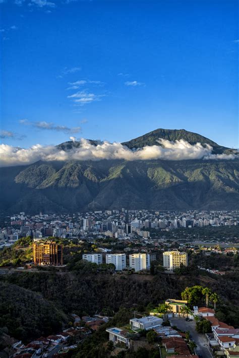 Atardecer caraqueño. Enero 2021 | Dream travel destinations, Beautiful