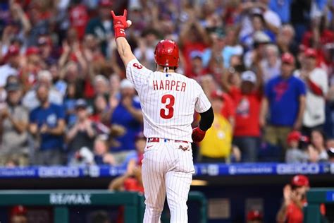 bryce harper panders  eagles fans  awesome phillies eagles jersey