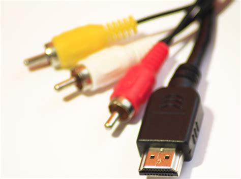 HDMI to SCART: КАБЕЛЬ HDMI to RCA