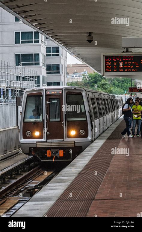 washington dc metro train  res stock photography  images alamy