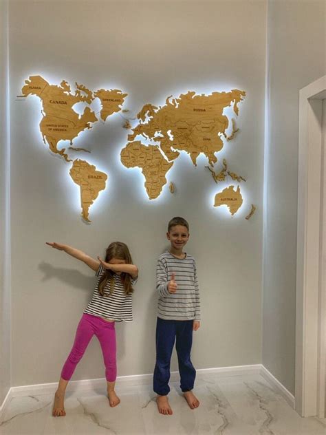 Карта мира с подсветкой на стену - 67 фото