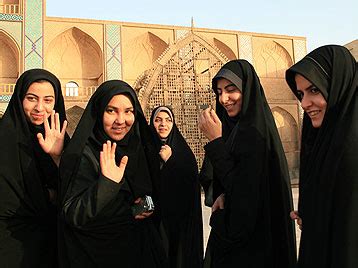 Clothing in Iran – the Islamic dress code practiced in Iran