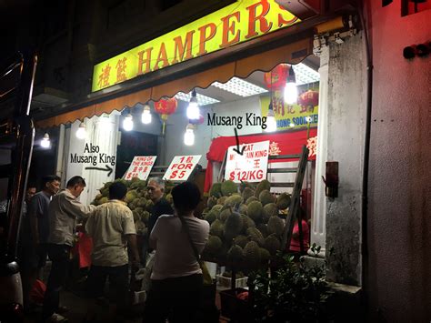 Getting Good Durian On Geylang Durian Street in Singapore