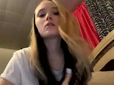 Kat Naked Stripping On Cam For Live Sex Video Chat Gyrls