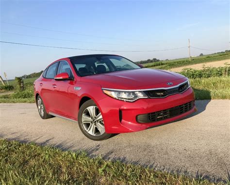 2017 Kia Optima Hybrid Review: What Buyers Need to Know