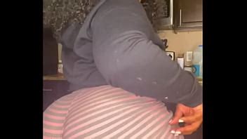 gran botín perra twerking XVIDEOS