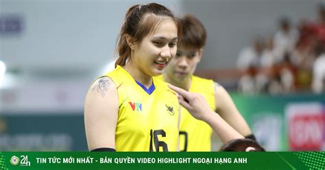 Hot girl bóng chuyền Lan Vy vừa xinh vừa phòng thủ giỏi đóng thế ngoại binh