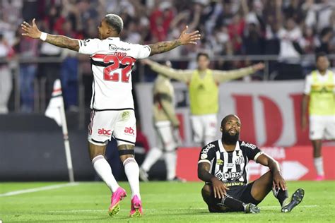 S O Paulo Atingiu Marca Importante Goleada Sobre O Santos Portal