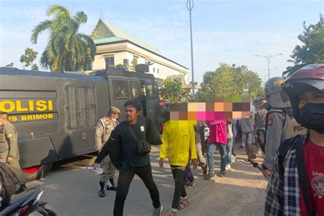 Polisi Amankan Orang Terlibat Kericuhan Di Kantor Bp Batam Antara