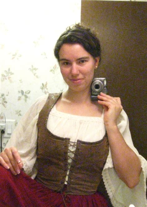 Haute hobbit...Rosie Cotton | Cosplay costumes, The hobbit, Costume design