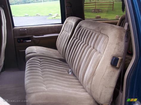 Tan Interior 1993 Chevrolet Suburban K1500 4x4 Photo 54724117