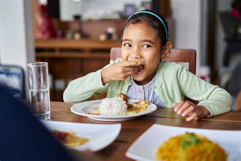 The Surprising Truth About Drinking Water While Eating: What You Need to Know - Hunter Games Magazine