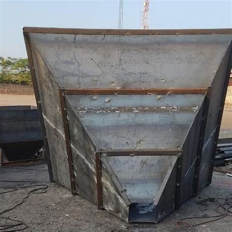 Extraction Bucket 2mm Mild Steel Hopper For Holding Material Weight