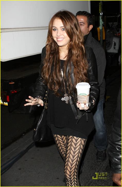 Miley Cyrus Films Sex The City 2 Scenes Photo 318501 Photo Gallery Just Jared Jr