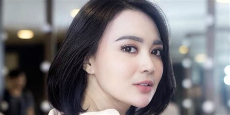 Wika Salim Merasa Seperti Perempuan Jahat Karena Pose Ini