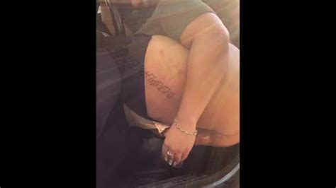 BBW Squirts In Car On Lunch Break