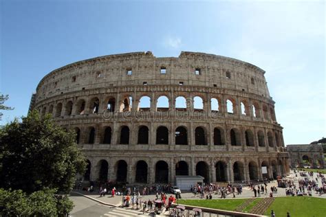 Colosseum With Tourists Editorial Image Image Of Tourists 60361835