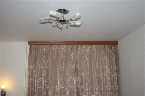 Как выглядят и как правильно крепить потолочные гардины для натяжных ...