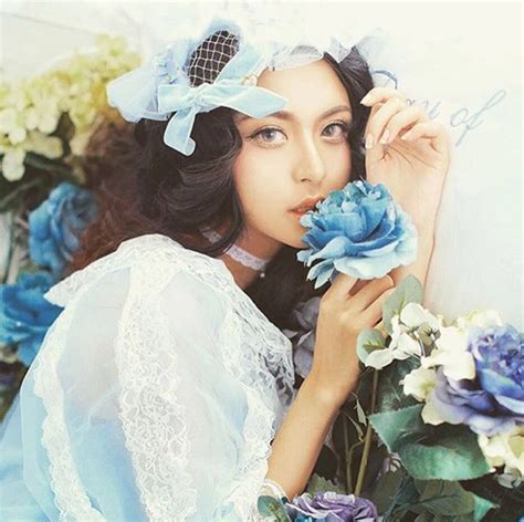 Hot girl ngủ gật gây sốt mạng xã hội hiện nay KienThucMoiNgay