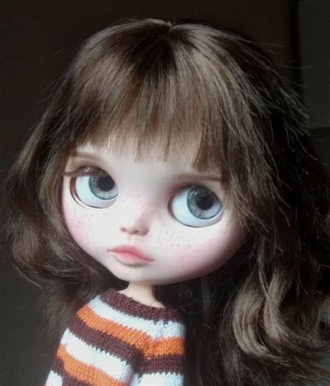 Pin By Minnie Monita On Blythe Blythe Dolls Brunette Blue Eyes Brown Hair Blue Eyes