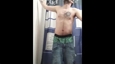 小便绝望相机角度 2 与脸 Pornhub Gay