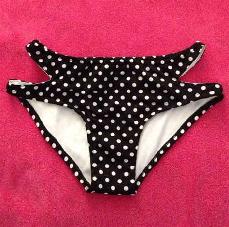 Polka Bikini On Luulla