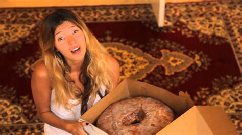 Регина поет - YouTube