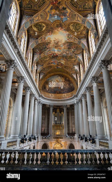 The Royal Chapel Of The Palace Of Versailles Renovated Stock Photo Alamy