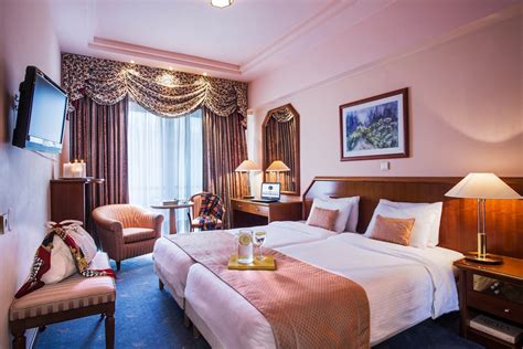 description   luxury hotel room  cheryl lee blog
