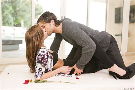 Hot Molly Manson Gets Fucked And Cum In Her Pussy Photos