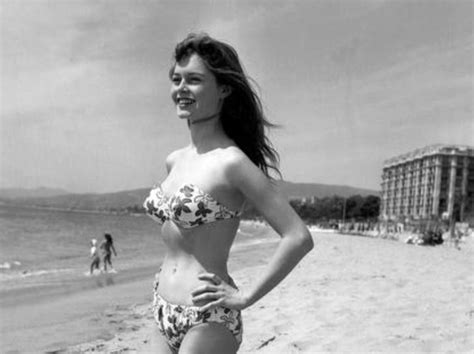 El traje de baño de dos piezas cumple 73 años el origen del bikini