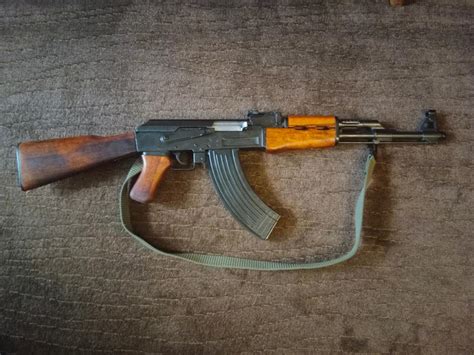 útočná puška AK-47 s pažbou (replika) | Aukro
