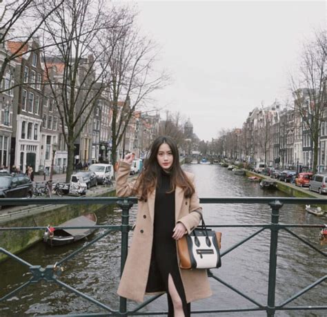 Vừa giàu vừa xinh vừa giỏi Đây chính là hot girl số của Lào và cô ấy là người gốc Việt